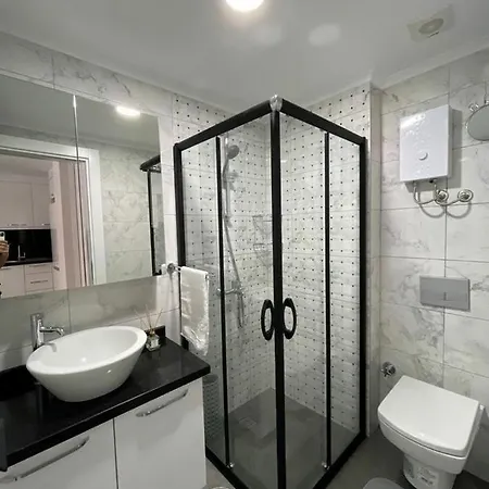 Cozy Near Cleopatra Beach Apartment *